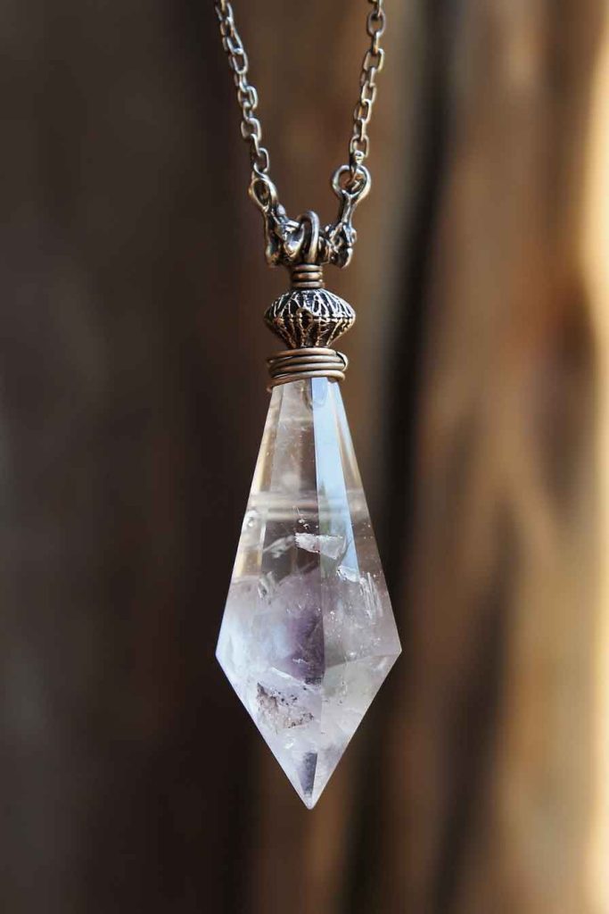 Pendulum from Crystal and Chain