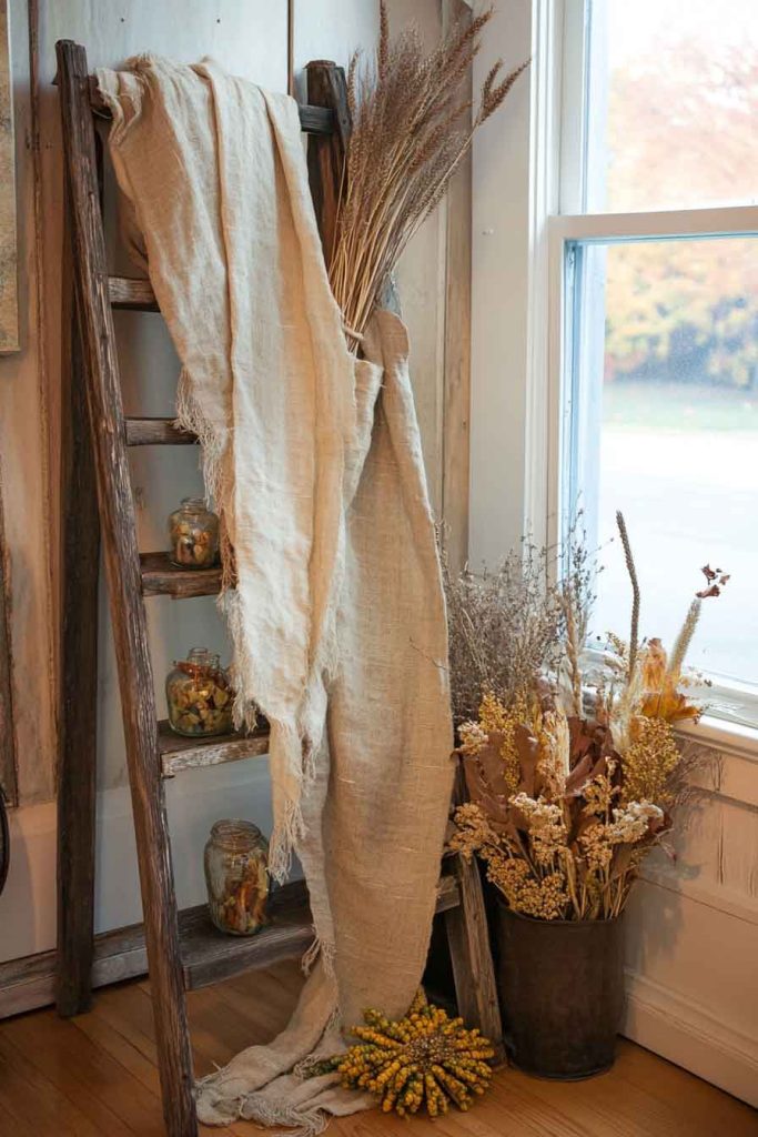  Weathered Ladder Display