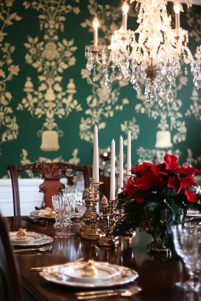 Elegant Gold Christmas Damask Wallpaper