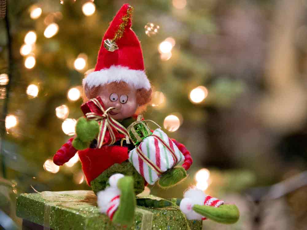 Awesome Elf On The Shelf Ideas