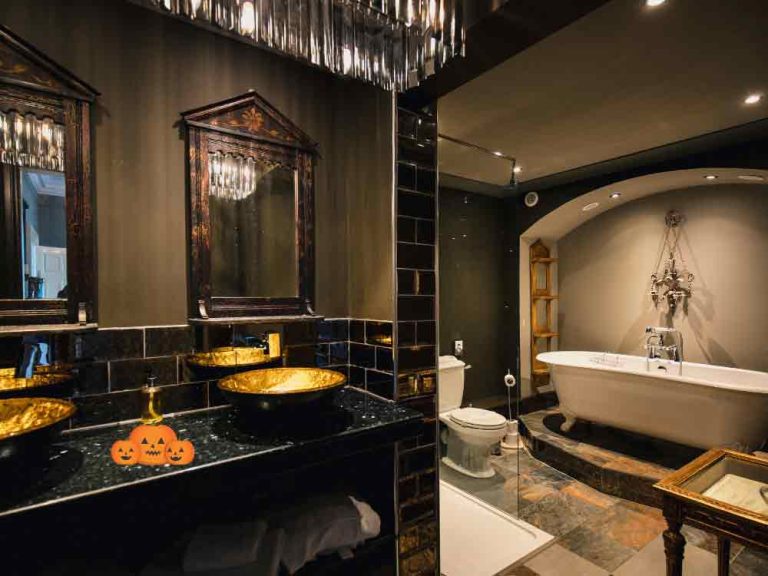 Halloween Bathroom Decor Ideas