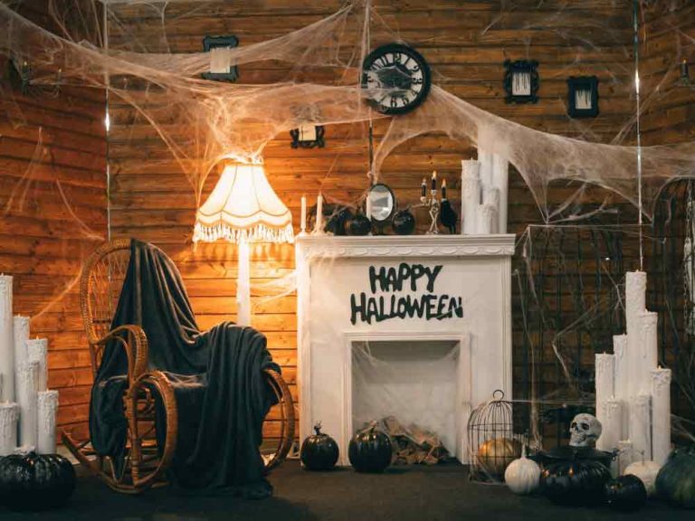 20 Creative Halloween Decoration Ideas for Your Indoor Entryway