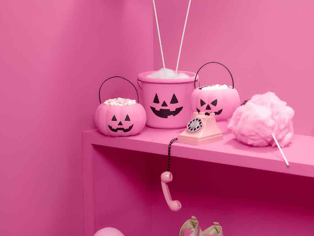 Pink Halloween Decor Ideas