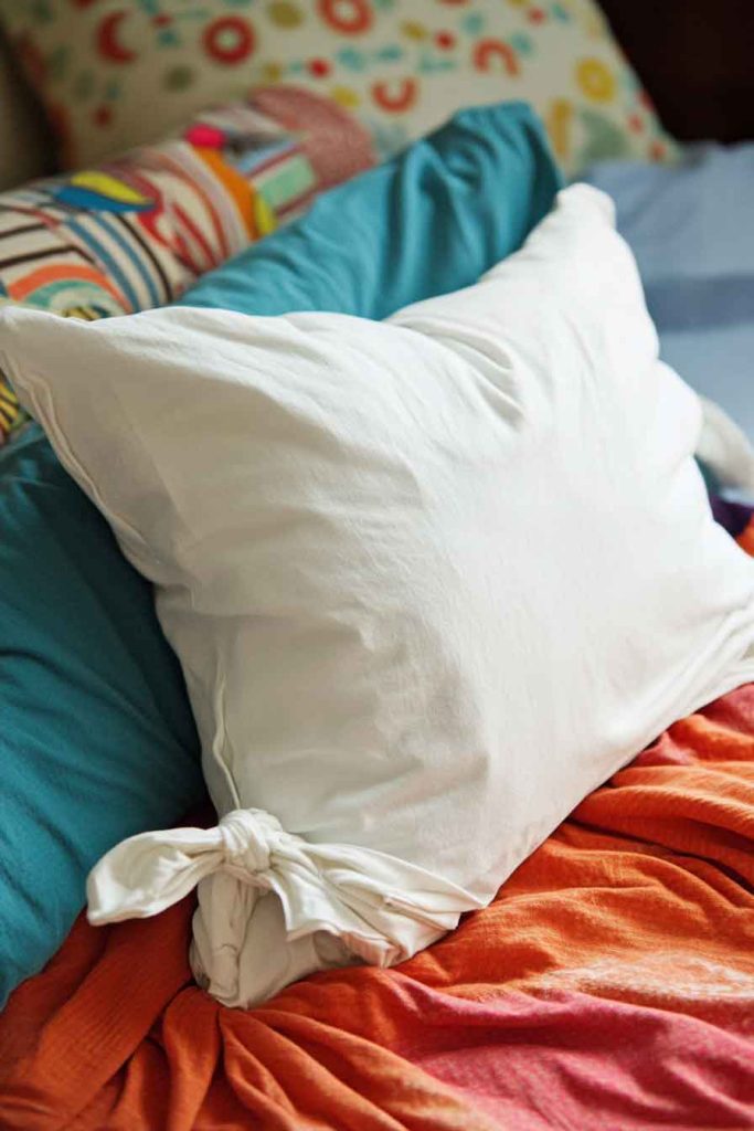 Make a No-Sew Pillowcase from a T-Shirt
