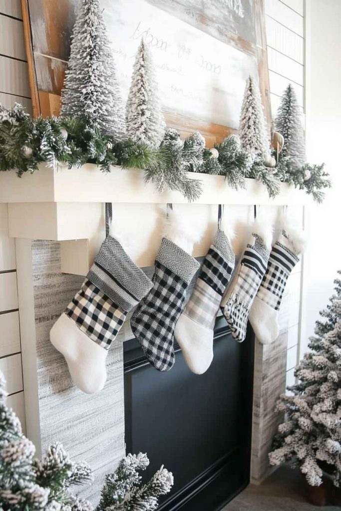Black and White Modern Christmas Mantle