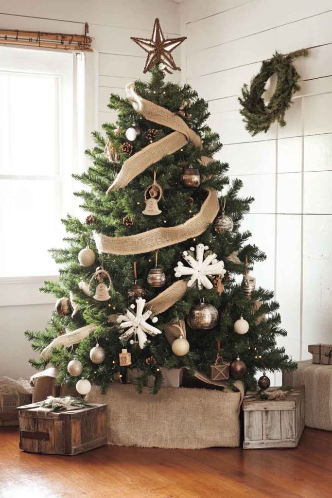 Rustic Christmas Tree with Burlap